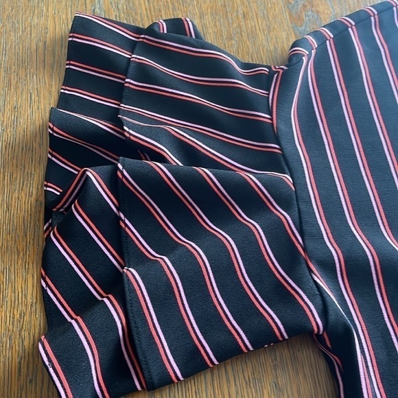 Worthington Women’s Blouse Flutter Sleeves Relax Fit Black Pink Stripes Size 0X - Picture 10 of 13